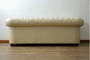 中古　超美品　ほぼ新品　入手困難商品　SUNTON(サントン)社　Huntington(ハンティントン)シリーズ　本革(レザー)　上質な空間づくりに取り入れたいチェスターフィールドソファ(2P、2.5P、3P、2人掛け、2.5人掛け、3人掛け)(R-082055)