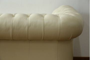 中古　超美品　ほぼ新品　入手困難商品　SUNTON(サントン)社　Huntington(ハンティントン)シリーズ　本革(レザー)　上質な空間づくりに取り入れたいチェスターフィールドソファ(2P、2.5P、3P、2人掛け、2.5人掛け、3人掛け)(R-082055)