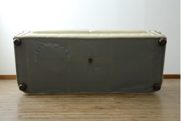 中古　超美品　ほぼ新品　入手困難商品　SUNTON(サントン)社　Huntington(ハンティントン)シリーズ　本革(レザー)　上質な空間づくりに取り入れたいチェスターフィールドソファ　(R-082056)
