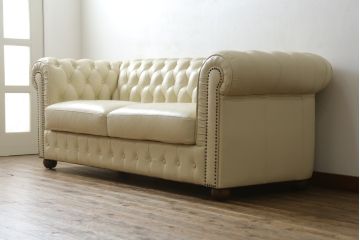 中古　超美品　ほぼ新品　入手困難商品　SUNTON(サントン)社　Huntington(ハンティントン)シリーズ　本革(レザー)　上質な空間づくりに取り入れたいチェスターフィールドソファ(2P、2.5P、3P、2人掛け、2.5人掛け、3人掛け)(R-082056)