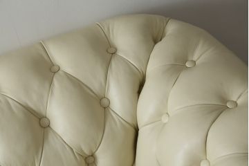 中古　超美品　ほぼ新品　入手困難商品　SUNTON(サントン)社　Huntington(ハンティントン)シリーズ　本革(レザー)　上質な空間づくりに取り入れたいチェスターフィールドソファ(2P、2.5P、3P、2人掛け、2.5人掛け、3人掛け)(R-082056)