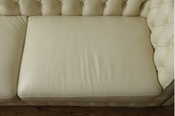 中古　超美品　ほぼ新品　入手困難商品　SUNTON(サントン)社　Huntington(ハンティントン)シリーズ　本革(レザー)　上質な空間づくりに取り入れたいチェスターフィールドソファ(2P、2.5P、3P、2人掛け、2.5人掛け、3人掛け)(R-082056)