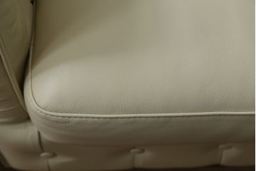 中古　超美品　ほぼ新品　入手困難商品　SUNTON(サントン)社　Huntington(ハンティントン)シリーズ　本革(レザー)　上質な空間づくりに取り入れたいチェスターフィールドソファ(2P、2.5P、3P、2人掛け、2.5人掛け、3人掛け)(R-082056)