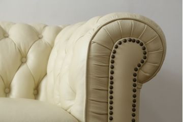 中古　超美品　ほぼ新品　入手困難商品　SUNTON(サントン)社　Huntington(ハンティントン)シリーズ　本革(レザー)　上質な空間づくりに取り入れたいチェスターフィールドソファ(2P、2.5P、3P、2人掛け、2.5人掛け、3人掛け)(R-082056)