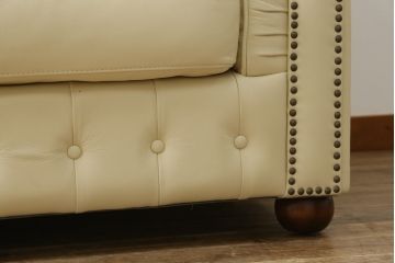 中古　超美品　ほぼ新品　入手困難商品　SUNTON(サントン)社　Huntington(ハンティントン)シリーズ　本革(レザー)　上質な空間づくりに取り入れたいチェスターフィールドソファ(2P、2.5P、3P、2人掛け、2.5人掛け、3人掛け)(R-082056)