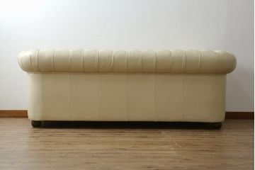中古　超美品　ほぼ新品　入手困難商品　SUNTON(サントン)社　Huntington(ハンティントン)シリーズ　本革(レザー)　上質な空間づくりに取り入れたいチェスターフィールドソファ(2P、2.5P、3P、2人掛け、2.5人掛け、3人掛け)(R-082056)