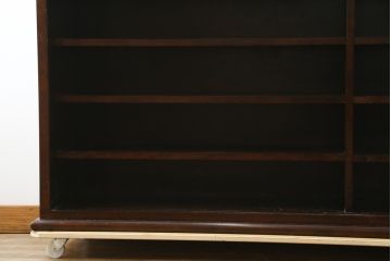 中古　希少な廃番品　九州民芸家具　格子入り　落ち着いた色合いが大人な雰囲気を醸し出す水屋箪笥サイドボード(下駄箱、収納棚、戸棚、キャビネット、食器棚、店舗什器)(R-082057)