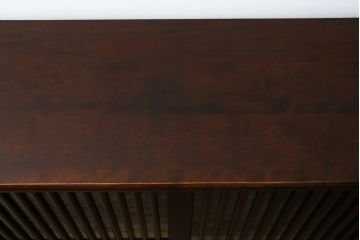 中古　希少な廃番品　九州民芸家具　格子入り　落ち着いた色合いが大人な雰囲気を醸し出す水屋箪笥サイドボード(下駄箱、収納棚、戸棚、キャビネット、食器棚、店舗什器)(R-082057)