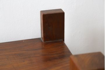 和製アンティーク　和の空間演出にぴったりな三方欅(ケヤキ)材の置き床(置床、ローボード、リビングボード、テレビ台、テレビボード、収納棚、戸棚)(R-082058)