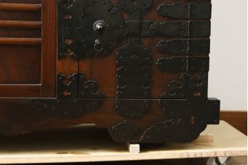 和製ビンテージ　美品　アンティーク調　和の風情をたっぷりと感じられる二段重ね車箪笥(帳場箪笥、和たんす、衣装タンス、収納箪笥、整理箪笥、引き出し、ヴィンテージ、バラ売り可能)(R-082061)