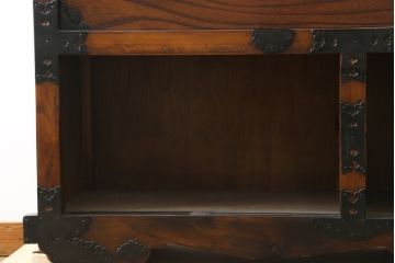 和製ビンテージ　美品　アンティーク調　和の風情をたっぷりと感じられる車箪笥(和たんす、衣装タンス、収納箪笥、整理箪笥、引き出し、サイドボード、ヴィンテージ)(R-082063)