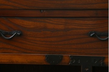 和製ヴィンテージ　美品　アンティーク調　和の風情をたっぷりと感じられる車箪笥　(R-082063)