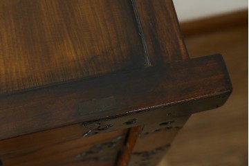 和製ヴィンテージ　美品　アンティーク調　和の風情をたっぷりと感じられる車箪笥　(R-082063)
