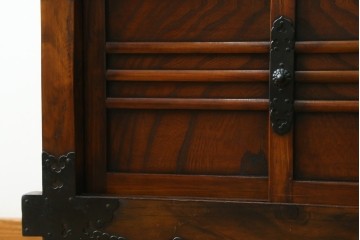 和製ヴィンテージ　美品　アンティーク調　和の風情をたっぷりと感じられる車箪笥　(R-082063)