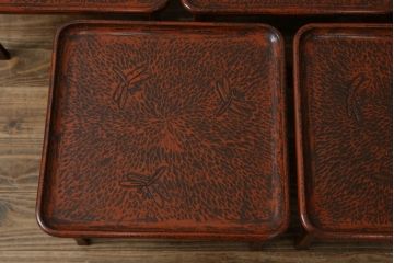 時代物　博古堂　鎌倉彫　蜻蛉の図　高足膳　深みのある風合いが美しいお膳5客セット(御膳、木製、漆器、漆芸、脚付き、共箱付)(R-082064)