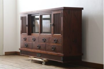 中古　美品　力強い杢目が目を引く岩谷堂箪笥サイドボード(収納棚、戸棚、引き出し、食器棚、カップボード、サイドキャビネット)(R-082066)