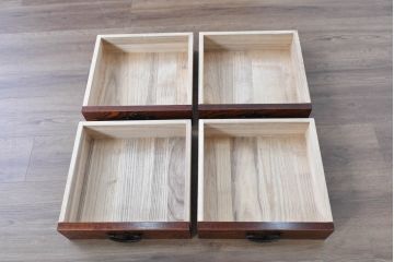 中古　美品　力強い杢目が目を引く岩谷堂箪笥サイドボード(収納棚、戸棚、引き出し、食器棚、カップボード、サイドキャビネット)(R-082066)