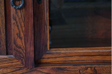 中古　美品　力強い杢目が目を引く岩谷堂箪笥サイドボード(収納棚、戸棚、引き出し、食器棚、カップボード、サイドキャビネット)(R-082066)