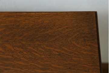 フランスヴィンテージ　珍品　希少　オーク材　サイドテーブルとしても使える彫刻入りソーイングボックス　(R-082067)