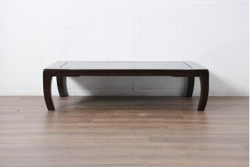 中古　超美品　国産　職人手作り　指物工芸家具　漆塗り　総紫檀(シタン)材　落ち着いた色味と丸みを帯びた脚が上品な座卓(ローテーブル、センターテーブル、リビングテーブル)(定価約70万円)(R-082075)
