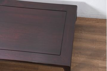 中古　超美品　国産　職人手作り　指物工芸家具　漆塗り　総紫檀(シタン)材　落ち着いた色味と丸みを帯びた脚が上品な座卓(ローテーブル、センターテーブル、リビングテーブル)(定価約70万円)(R-082075)