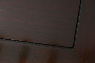 中古　超美品　国産　職人手作り　指物工芸家具　漆塗り　総紫檀(シタン)材　落ち着いた色味と丸みを帯びた脚が上品な座卓　定価約70万円　(R-082075)