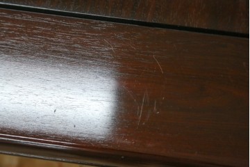 中古　超美品　国産　職人手作り　指物工芸家具　漆塗り　総紫檀(シタン)材　落ち着いた色味と丸みを帯びた脚が上品な座卓　定価約70万円　(R-082075)