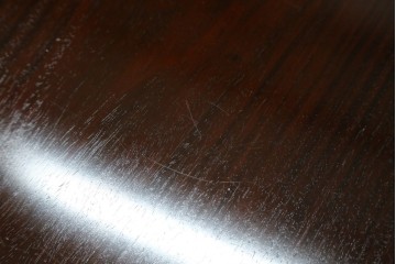 中古　超美品　国産　職人手作り　指物工芸家具　漆塗り　総紫檀(シタン)材　落ち着いた色味と丸みを帯びた脚が上品な座卓　定価約70万円　(R-082075)