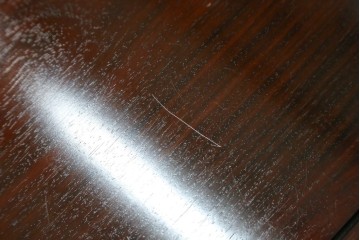 中古　超美品　国産　職人手作り　指物工芸家具　漆塗り　総紫檀(シタン)材　落ち着いた色味と丸みを帯びた脚が上品な座卓　定価約70万円　(R-082075)