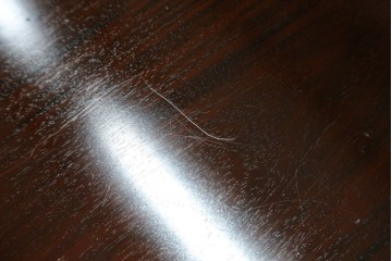 中古　超美品　国産　職人手作り　指物工芸家具　漆塗り　総紫檀(シタン)材　落ち着いた色味と丸みを帯びた脚が上品な座卓　定価約70万円　(R-082075)