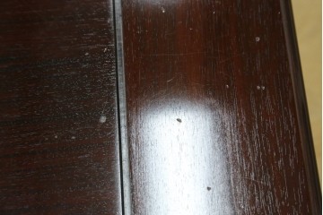 中古　超美品　国産　職人手作り　指物工芸家具　漆塗り　総紫檀(シタン)材　落ち着いた色味と丸みを帯びた脚が上品な座卓　定価約70万円　(R-082075)