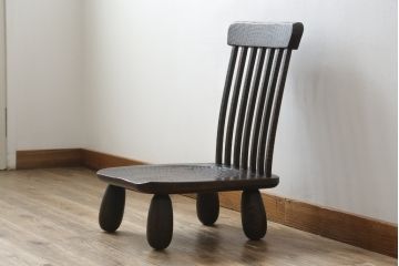 和製ビンテージ　職人手作り品　民芸家具　洗練されたデザインが魅力的な胡坐(あぐら)座椅子(座イス、座いす、ローチェア、板座チェア、ヴィンテージ)(R-082080)