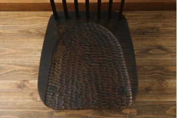 和製ビンテージ　職人手作り品　民芸家具　洗練されたデザインが魅力的な胡坐(あぐら)座椅子(座イス、座いす、ローチェア、板座チェア、ヴィンテージ)(R-082080)