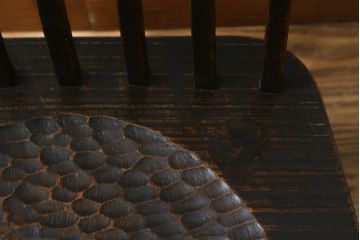 和製ビンテージ　職人手作り品　民芸家具　洗練されたデザインが魅力的な胡坐(あぐら)座椅子(座イス、座いす、ローチェア、板座チェア、ヴィンテージ)(R-082080)