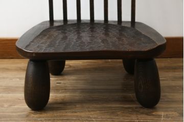 和製ビンテージ　職人手作り品　民芸家具　洗練されたデザインが魅力的な胡坐(あぐら)座椅子(座イス、座いす、ローチェア、板座チェア、ヴィンテージ)(R-082080)