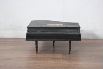 ジャンク品　国産　希少品　昭和初期　MIKADO OKAYAMA(ミカドピアノ)　可愛らしいアンティークミニピアノ(オブジェ、ディスプレイ、おもちゃ、玩具)(R-082083)