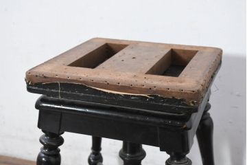 フランスアンティーク　クラシカルな挽き物脚のフレンチ回転スツール(ピアノスツール、イス、回転チェア)(R-082088)