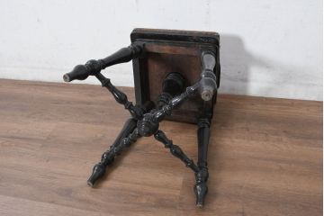 フランスアンティーク　クラシカルな挽き物脚のフレンチ回転スツール(ピアノスツール、イス、回転チェア)(R-082088)