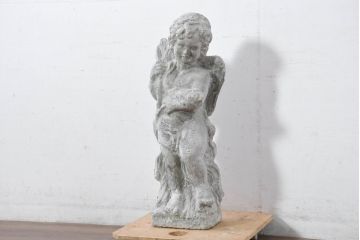フランスアンティーク　微笑みをたたえる天使像(陶器像)　(R-082097)