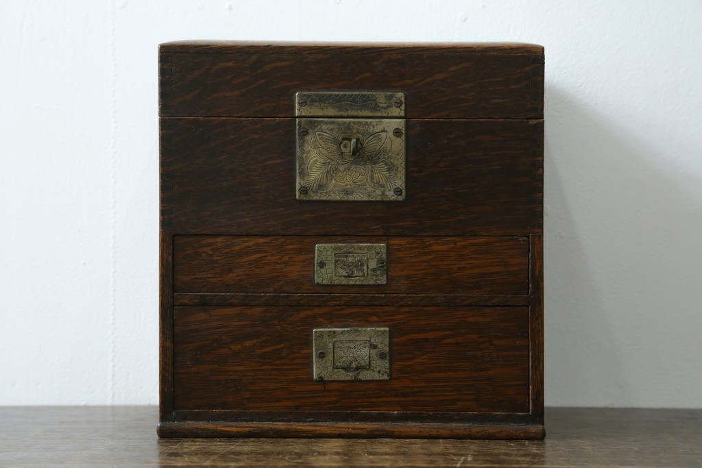 和製アンティーク　希少　上手物　楢(ナラ)材　レトロな雰囲気が素敵な作りの良い薬箱　(R-082099)