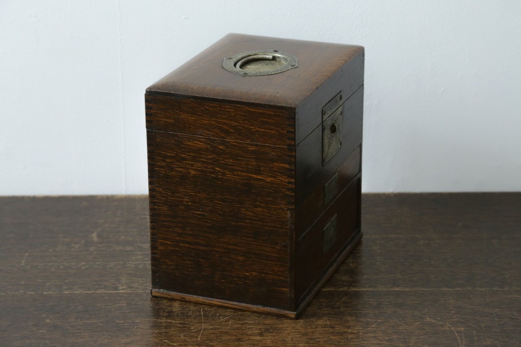 和製アンティーク　希少　上手物　楢(ナラ)材　レトロな雰囲気が素敵な作りの良い薬箱　(R-082099)