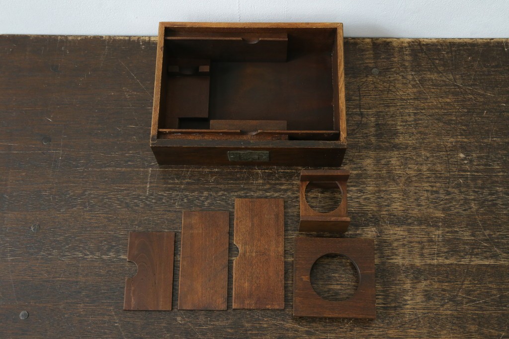 和製アンティーク　希少　上手物　楢(ナラ)材　レトロな雰囲気が素敵な作りの良い薬箱　(R-082099)