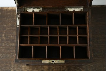 和製アンティーク　希少　上手物　楢(ナラ)材　レトロな雰囲気が素敵な作りの良い薬箱　(R-082099)