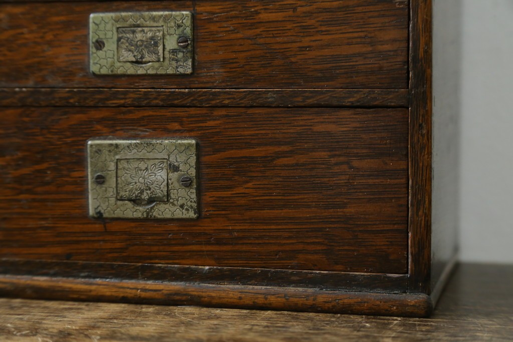 和製アンティーク　希少　上手物　楢(ナラ)材　レトロな雰囲気が素敵な作りの良い薬箱　(R-082099)