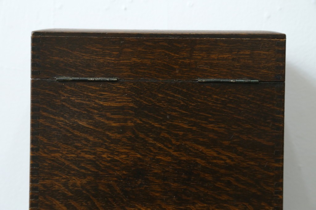 和製アンティーク　希少　上手物　楢(ナラ)材　レトロな雰囲気が素敵な作りの良い薬箱　(R-082099)
