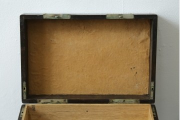 和製アンティーク　希少　上手物　鉄刀木(タガヤサン)　レトロな雰囲気が素敵な作りの良い薬箱　(R-082100)