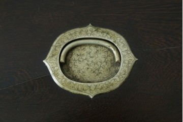 和製アンティーク　希少　上手物　鉄刀木(タガヤサン)　レトロな雰囲気が素敵な作りの良い薬箱　(R-082100)