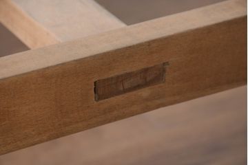 フランスアンティーク　組み立て式　素材そのままの風合いが魅力的な作業台(テーブル、ワークテーブル、展示台、飾り台、店舗什器)(R-082101)