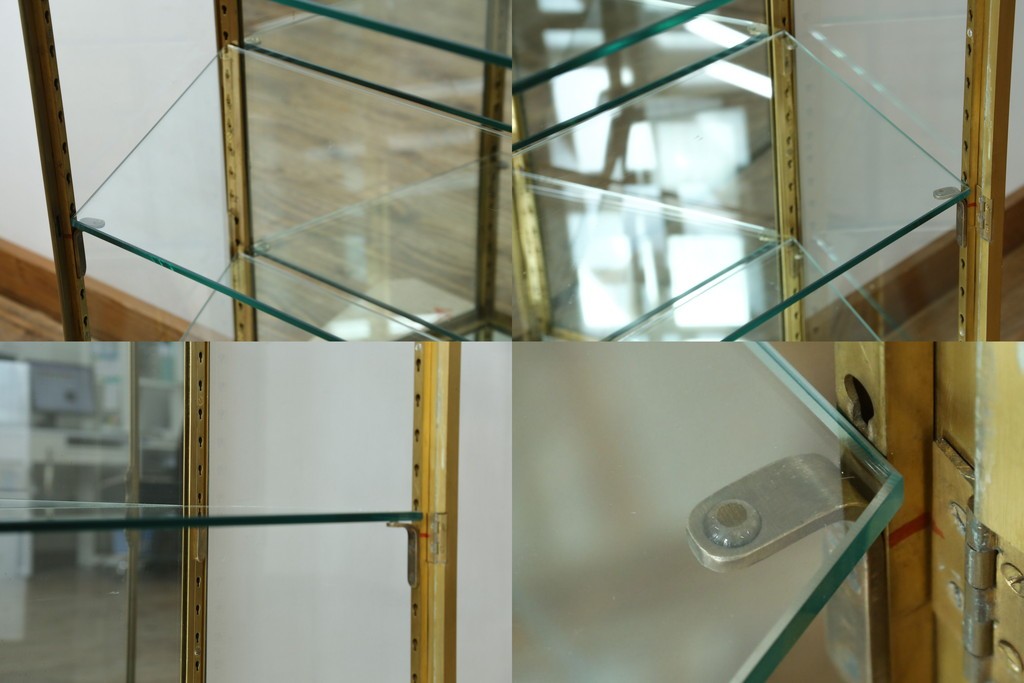 フランスアンティーク　高級品　真鍮(しんちゅう)フレーム　曲げガラス天板のおしゃれなガラスケース　(R-082104)