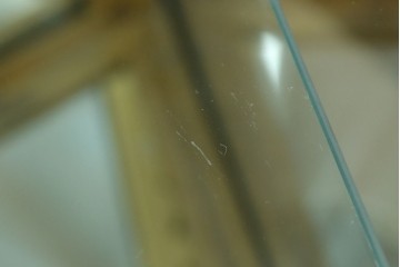 フランスアンティーク　高級品　真鍮(しんちゅう)フレーム　曲げガラス天板のおしゃれなガラスケース　(R-082104)